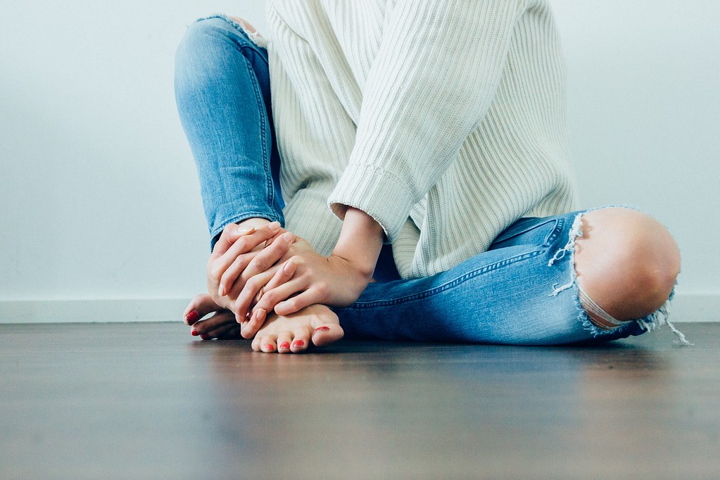 How to Ease the Pain Caused by Flat Feet and Arthritis 