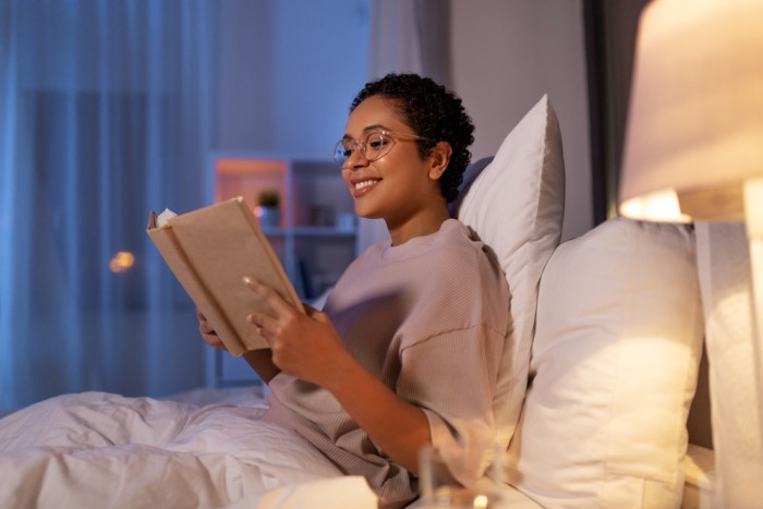 women Reading at Night 